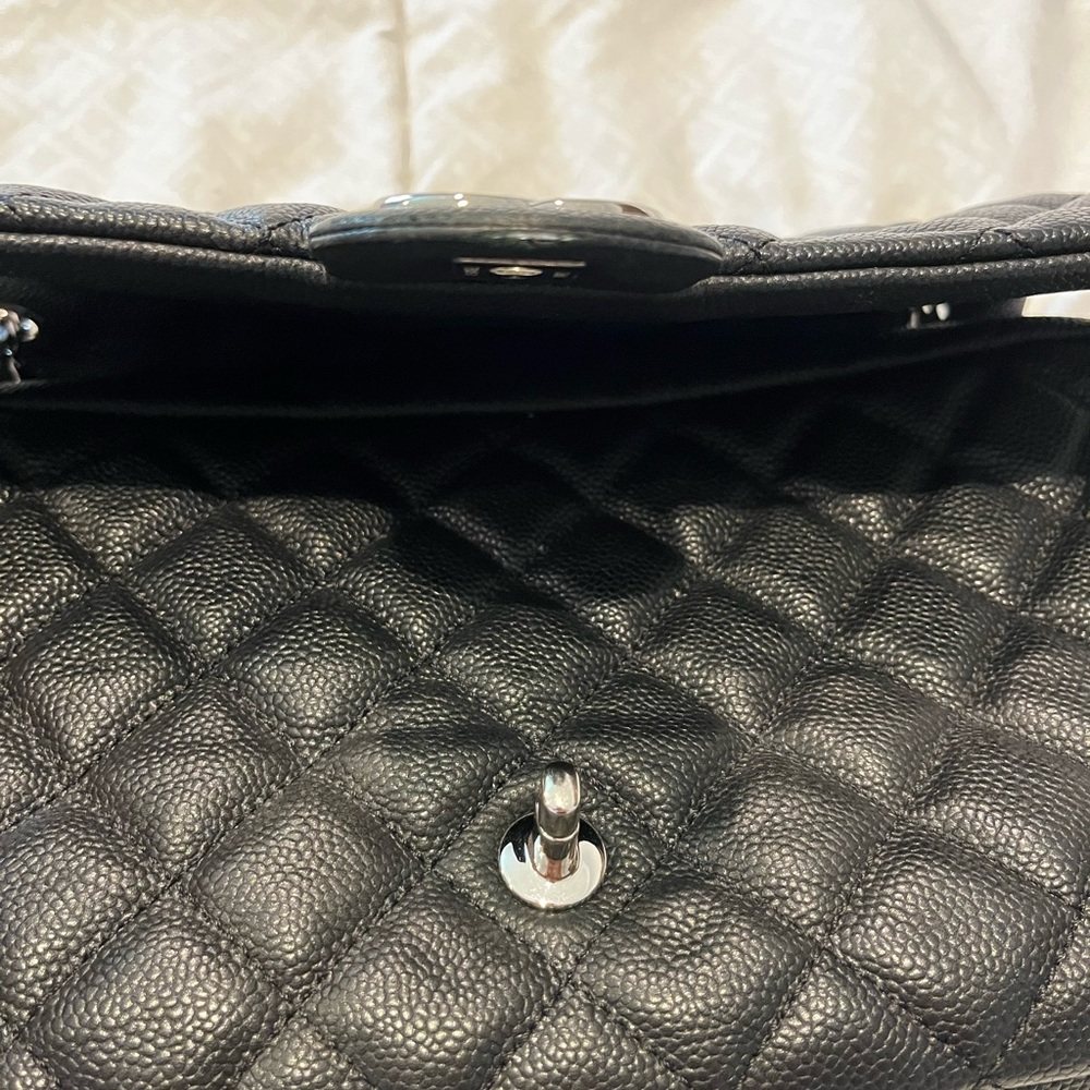 Authentic CHANEL flap bag. Black Caviar leather. Silver hardware. - Picture 8 of 15